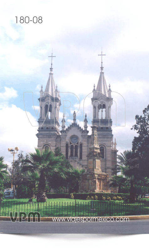 Otra vista de la foto tomada desde la glorieta frente a la Iglesia de la Purísima en Aguascalientes, Ags. México