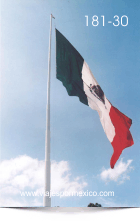 La Bandera de México arriba de su mástil en el Parque Museo de las tres Centurias en Aguascalientes, Ags. México