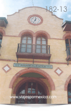 Fachada de la estación antigua en el Parque Museo de las tres Centurias en Aguascalientes, Ags. México