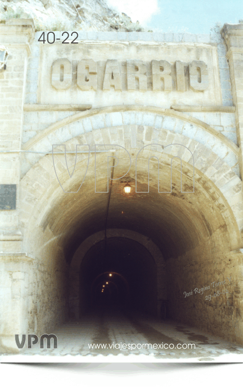 Túnel de Ogarrio en la salida del pueblo de Real de Catorce, S.L.P. México