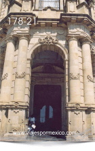 Entrada principal de la Iglesia de San Antonio en Aguascalientes, Ags. México