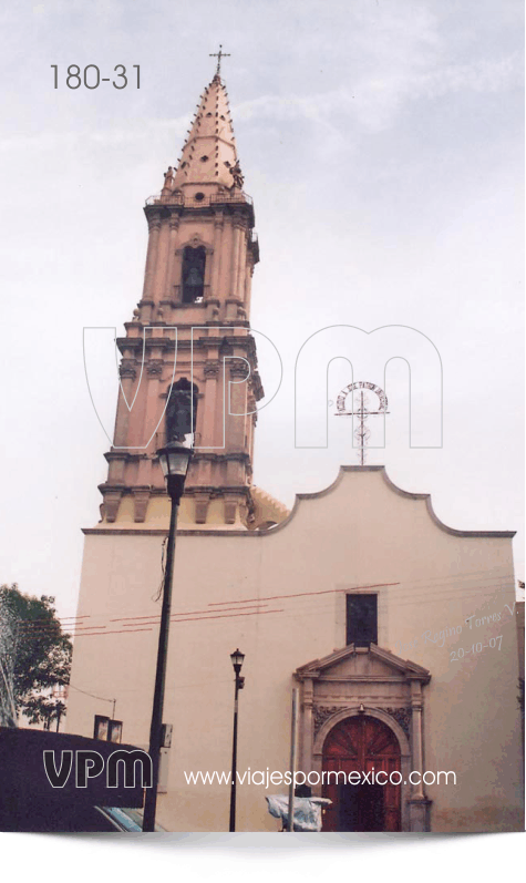 Otra vista de la iglesia en la Av. Madero del Barrio de San Antonio, Aguascalientes, Ags. México