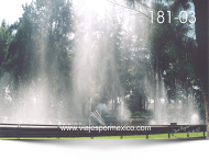 Las aguas danzan como bailarinas en el Parque de las tres Centurias en Aguascalientes, Ags. México