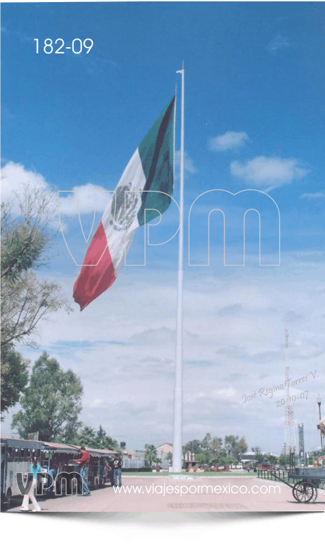 La Bandera de México en el Parque Museo de las tres Centurias en Aguascalientes, Ags. México