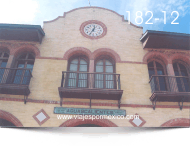 Fachada de la estación de ferrocarril antigua en el Parque Museo de las tres Centurias en Aguascalientes, Ags. México