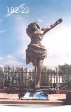 Otra vista del El Cristo Roto en el Parque Museo de las tres Centurias en Aguascalientes, Ags. México