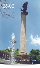 Otra vista del Monumento a la aguila de la libertad en la plaza del centro de Aguascalientes, Ags. México