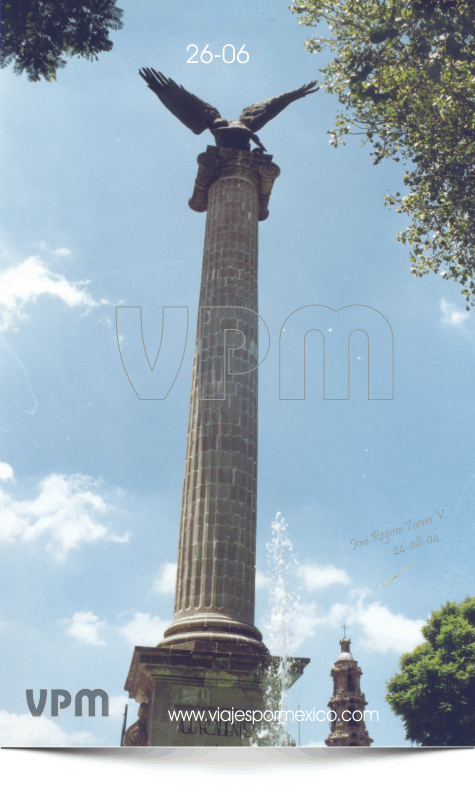 Monumento a la aguila de la libertad en la plaza del centro de Aguascalientes, Ags. México