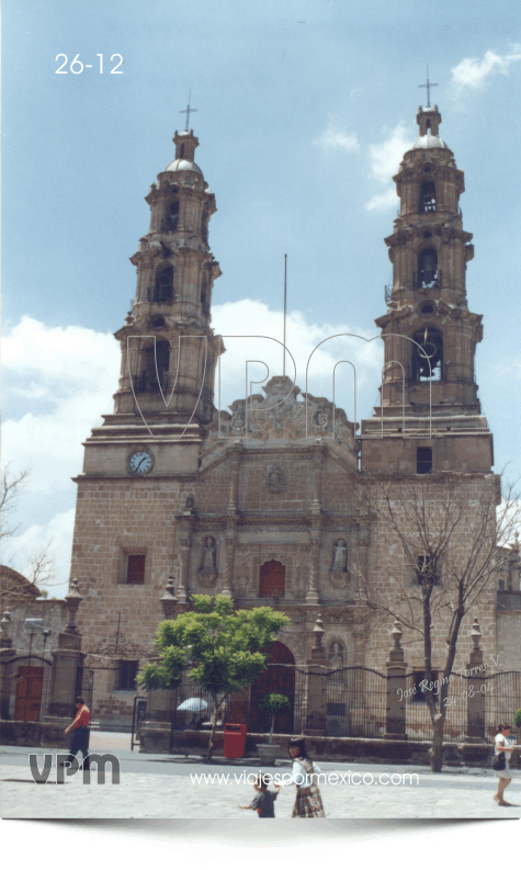 Otra vista del frente de la Iglesia de la Catedral en la zona centro de Aguascalientes, Ags. México