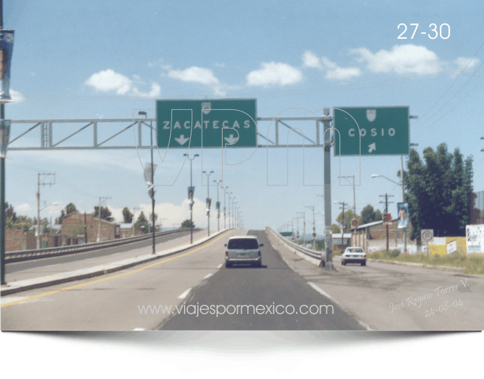 Carretera Aguascalientes-Zacatecas en la desviación a Cosío - Aguascalientes, México