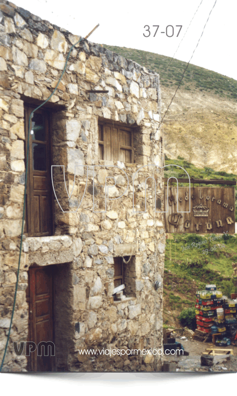 Cervecería antigua en casa antigua de Real de Catorce, S.L.P. México