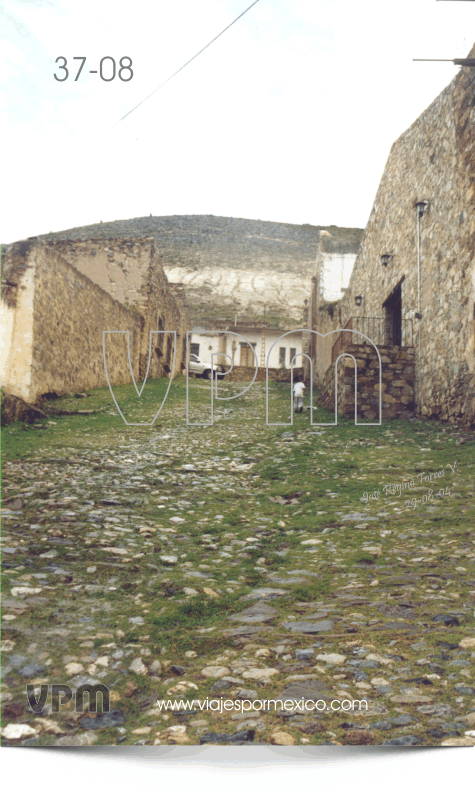 Otra calle solitaria en el pueblo de Real de Catorce, S.L.P. México