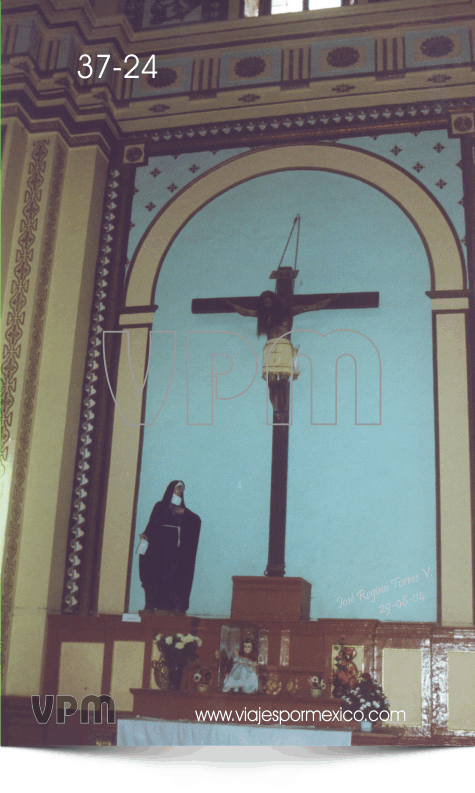 Un pasaje de la Crucifixión de Cristo en el interior de la Parroquia Purísima Concepción de Real de Catorce, S.L.P. México