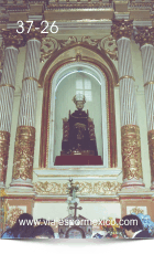 Altar donde se venera a Panchito, como le dicen de cariño sus devotos a San Francisco de Asís en el interior de la Parroquia Purísima Concepción de Catorce, S.L.P. México