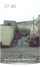 Uno de los Callejones solitarios de Real de Catorce, S.L.P. México