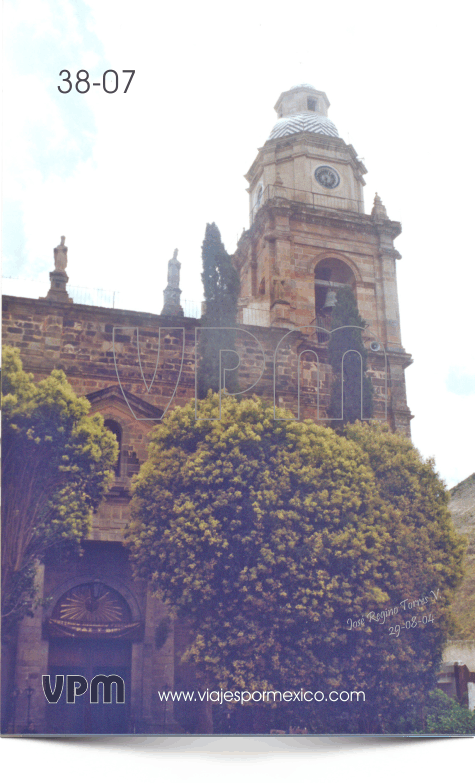 Entrada y Torre de la Parroquia de la Purísima Concepción en Real de Catorce, S.L.P. México