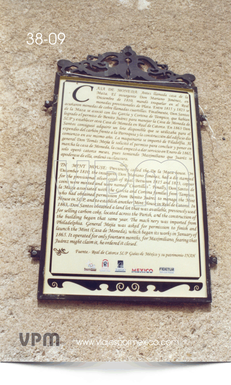 Placa conmemorativa que resume la historia de la Casa de la Moneda en Real de Catorce, S.L.P. México