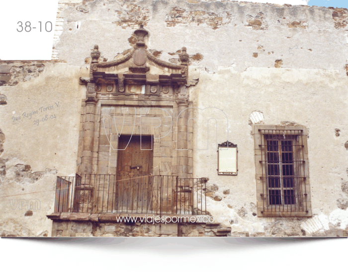 Entrada antigua de la Casa de la Moneda en Real de Catorce, S.L.P. México