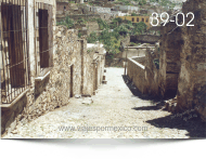 Callejón donde está la entrada al Palenque de Real de Catorce, S.L.P. México