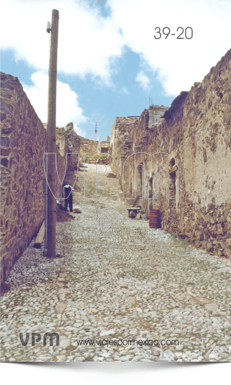 Callejón donde está ubicado el Palenque de Real de Catorce, S.L.P. México