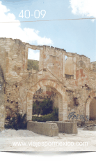 Ruinas en la parte exterior del pueblo de Real de Catorce, S.L.P. México