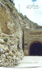 Entrada al Túnel de Ogarrio en la salida del pueblo de Real de Catorce, S.L.P. México